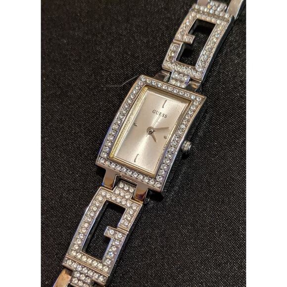 Guess Women's Quartz Watch Silver Dial Crystals Stainless Steel Bracelet G85458L - Picture 1 of 9